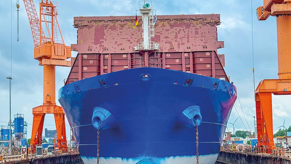 Die »BG Emerald« im Dock in Emden.  © Foto: EWD