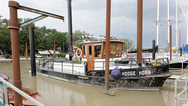 »Hooge Hörn« räumt Schlick aus Häfen