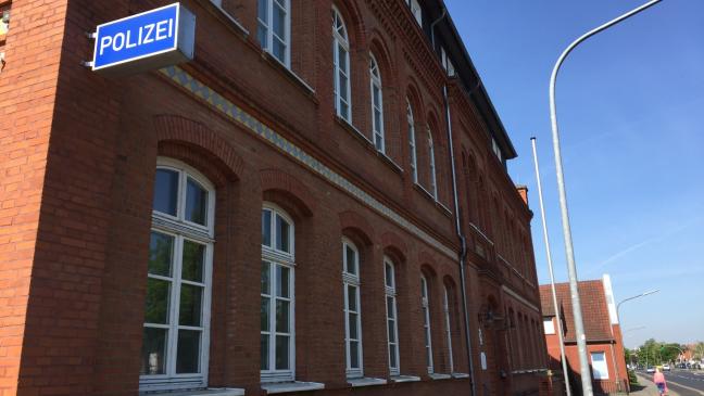 Mehrere Fahrzeuge von Parkplatz gestohlen