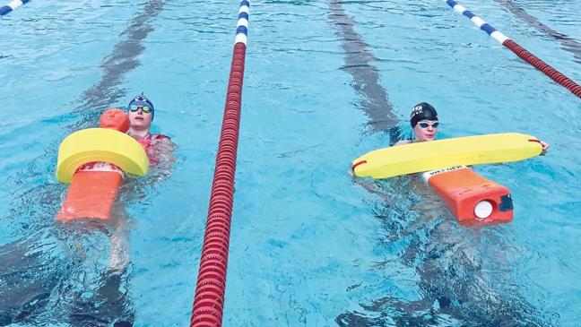 Junge Rettungsschwimmer feiern Wettkampfdebüt