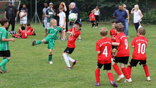 28 Teams kickten und tobten in Bingum