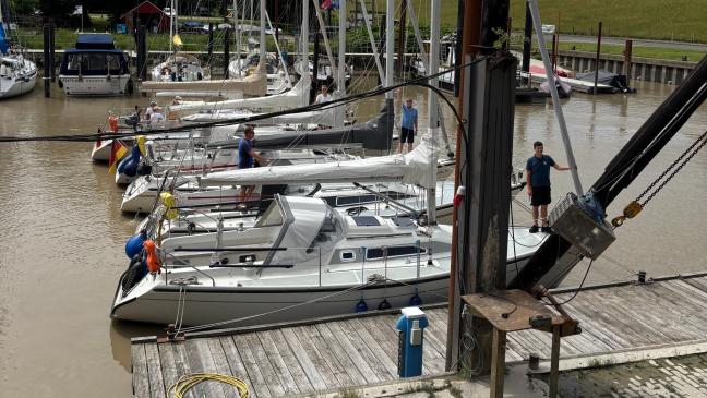 Dehler zieren den Jemgumer Hafen