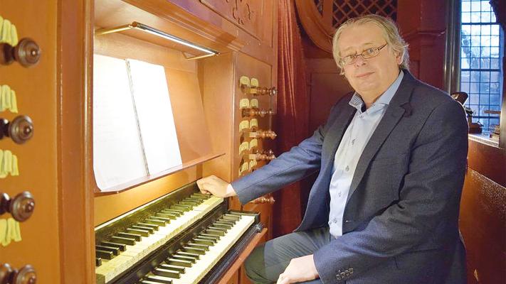 Pieter Dirksen gibt Orgelkonzert