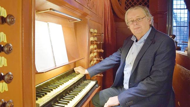 Pieter Dirksen gibt Orgelkonzert