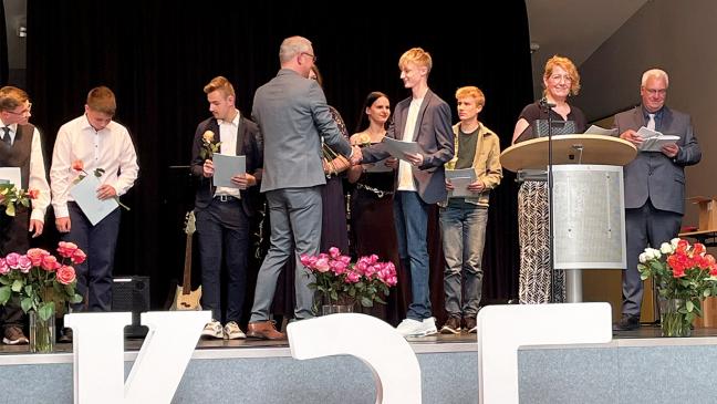 Rheiderländer Schüler feiern Abschluss