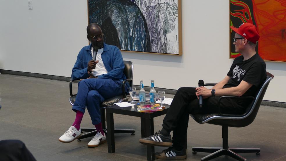 Zwei Ostfriesen, die inzwischen in der Großstadt Karriere gemacht haben: Pierrot Raschdorff (links) und Jan Brandt.  © Foto: Jürgens