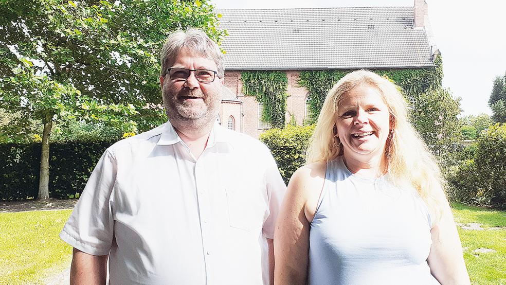 Ard Nap und Katja Boekhoff sprachen in Wymeer über die Jugendarbeit des Synodalverbandes Rheiderland.  © Foto: Berents