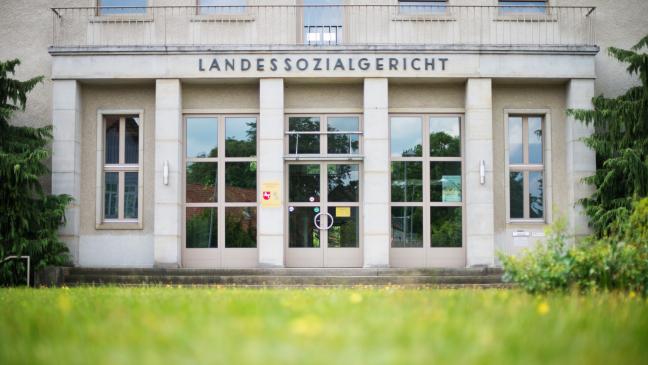 Schwarzarbeit: Leeranerin muss 18.000 Euro Sozialhilfe zurückzahlen