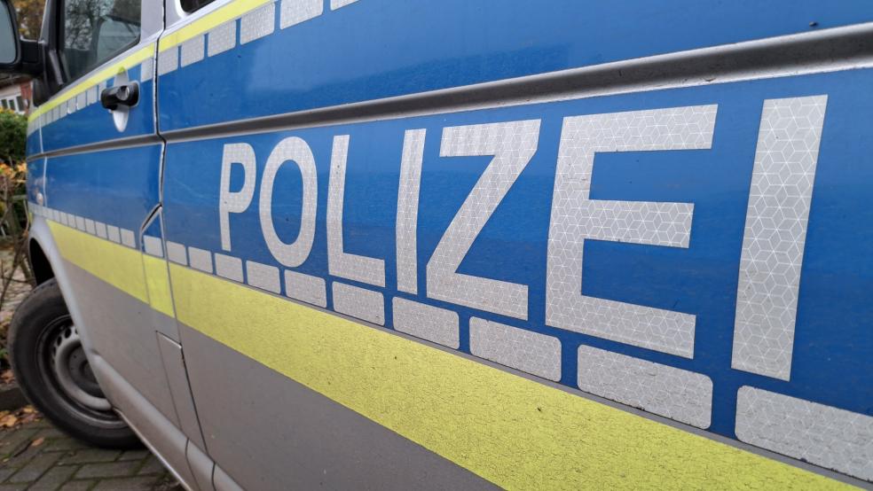 Die Polizei sucht Zeugen des Unfalls, insbesondere einen Mann, der die Fahrerin des beschädigten Autos auf den Unfall aufmerksam gemacht hat. © Szyska