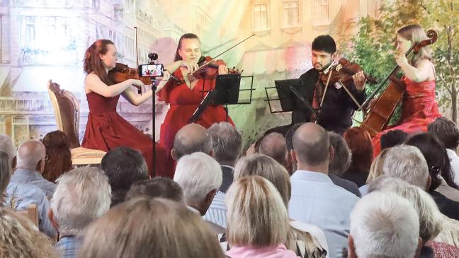 Klassische Musik begeistert 100 Konzertbesucher 