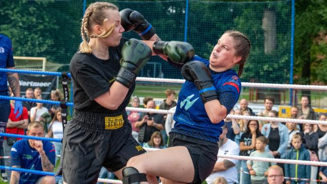 Kickboxen in Möhlenwarf: Punkteschlachten im Hochring