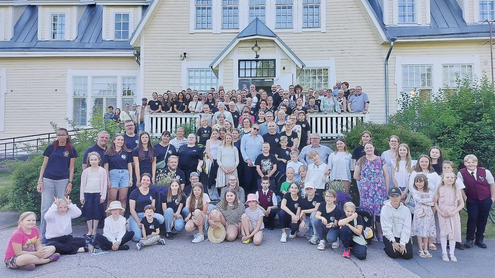 Zu Gast bei Freunden: Eine 67-köpfige Delegation von TMV und Stadt Weener besucht das Partnerorchester in Eurajoki.  © Fotos: privat