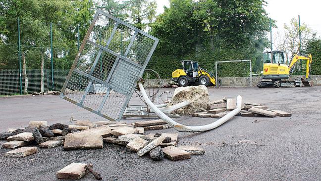 Neuer Boden für Hartplatz