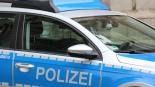Unbekannte brechen in Einfamilienhaus ein