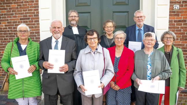 Nach 65 Jahren in Bunde Eiserne Konfirmation gefeiert