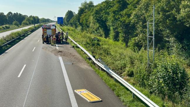 Leitplanke wirkt wie Sprungschanze: Vier Verletzte