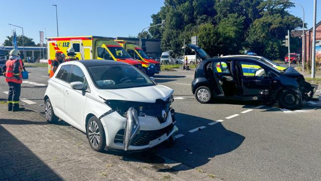 Zwei Schwerverletzte bei Unfall auf Kreuzung