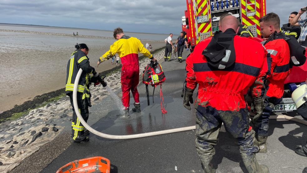 Ein Großaufgebot an Rettungskräften war in Norddeich im Einsatz. © Feuerwehr