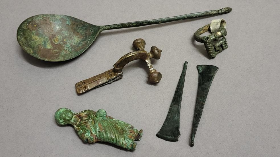 Die Metallfunde, die angeblich in Bentumersiel gefunden wurden, haben offenbar eine ganz andere Herkunft. Das haben Untersuchungen des Landesmuseums in Oldenburg und Partnern ergeben. © Landesmuseum Natur und Mensch Oldenburg