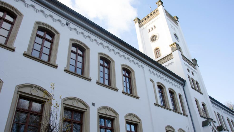 Das Landgericht Aurich ließ den Vorwurf des versuchten Totschlags fallen, dennoch muss der Angeklagte für zwei Jahre ins Gefängnis. © Hanken (Archiv)