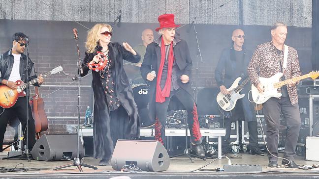 Stones-Fieber auf dem Denkmalsplatz in Leer