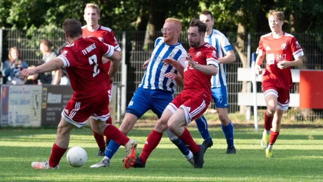 Dreifacher Eling dreht Derby