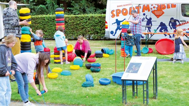 Viele kreative Angebote beim Kultur- und Familienpicknick im Schlosspark