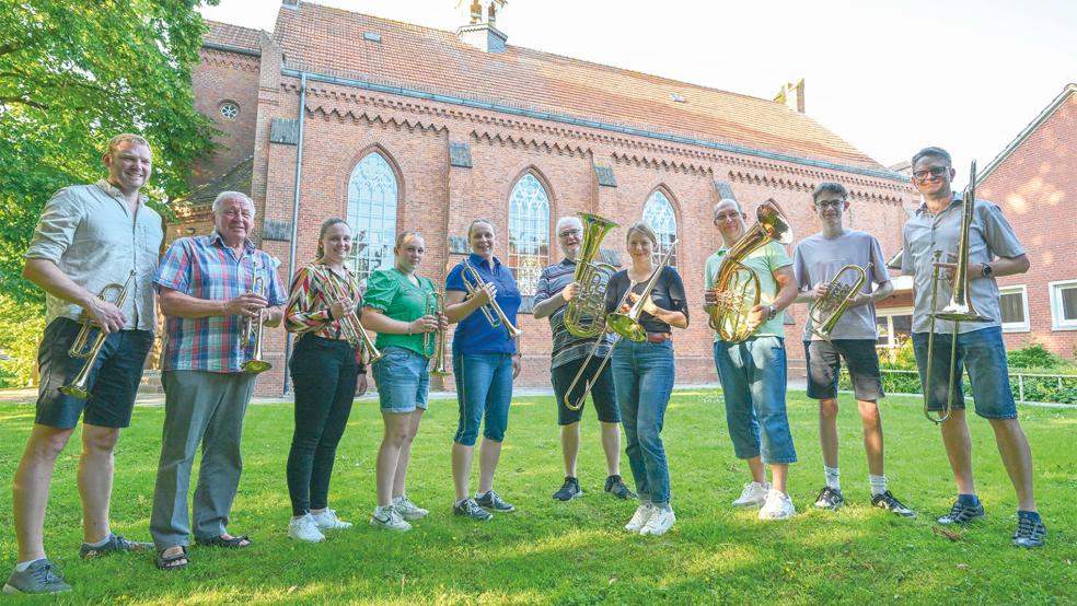 Der Posaunenchor Ditzumerverlaat besteht seit mittlerweile 130 Jahren, aktuell zählt er zehn aktive Bläserinnen und Bläser.  © Foto: Bruins