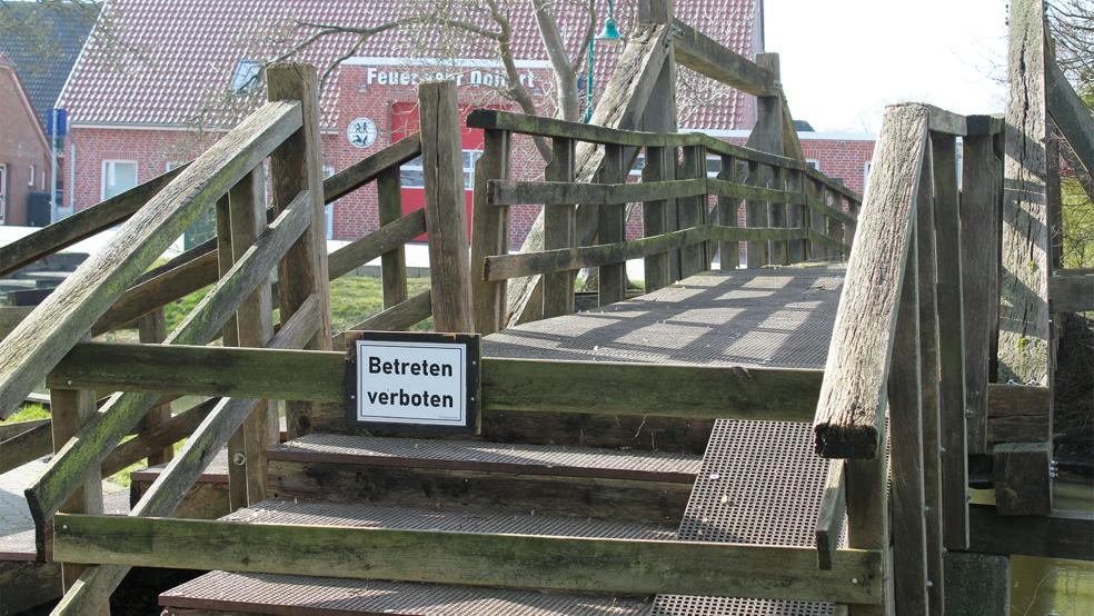 Die alte Brücke in Ditzumerverlaat ist nicht mehr verkehrssicher.  © Foto: Berents/Archiv