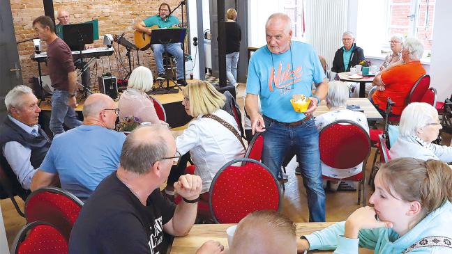 Bürgerhaus feiert Gartenfest auch drinnen