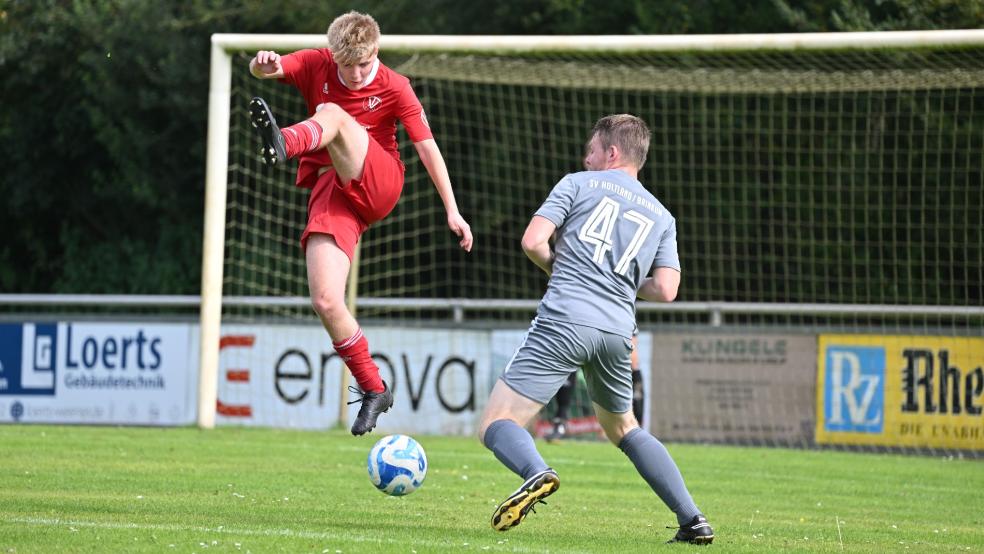 Melwin Pletsch (links) und der TV Bunde II mussten gegen Holtland/Brinkum eine herbe Pleite hinnehmen. © Bruins