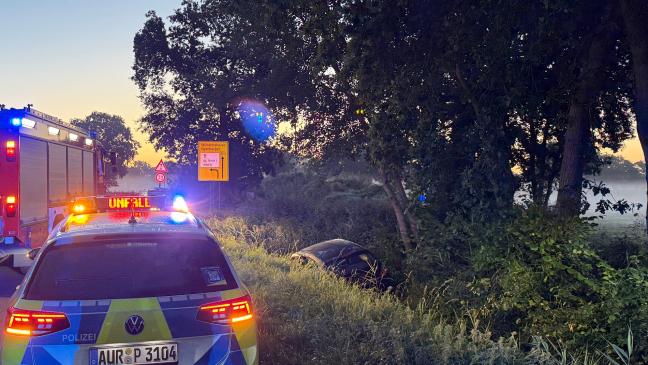 59-Jährige kommt von der Straße ab
