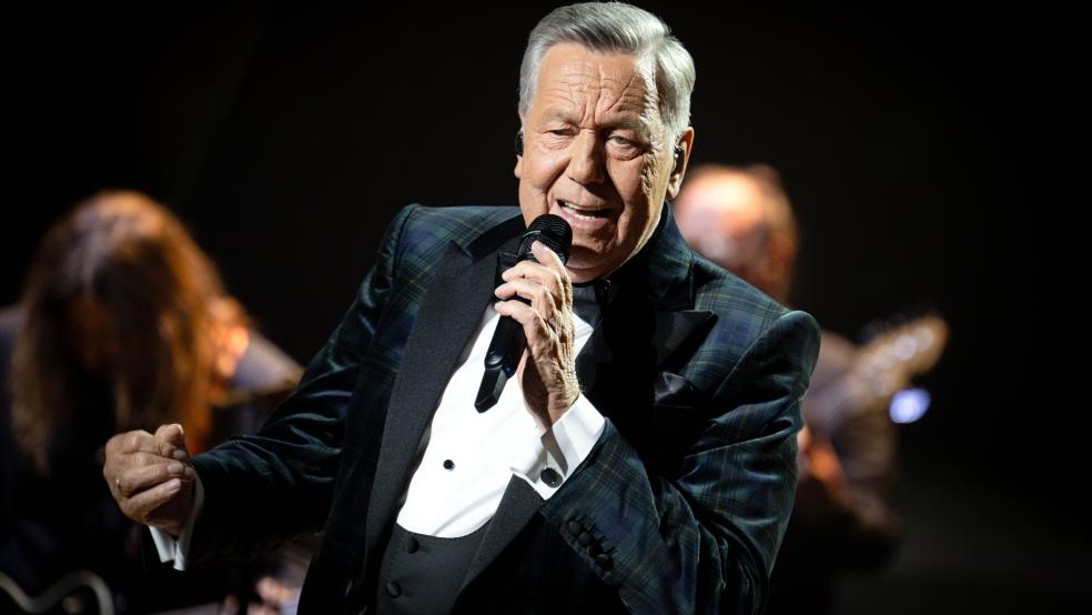 Seine Songs und Shows haben mittlerweile Kultstatus: Roland Kaiser wird im kommenden Jahr erstmals nach langer Zeit wieder in Ostfriesland live zu sehen sein. © dpa