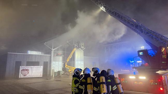 Feuer vernichtet Küche von Gastronomiebetrieb