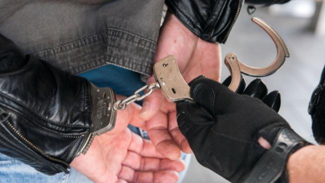 35-Jähriger mit zwei offenen Haftbefehlen