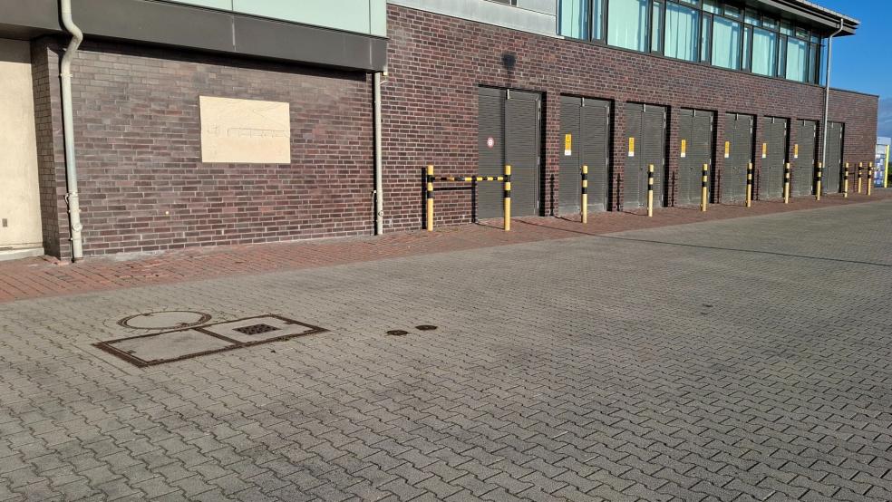 Ab dem 29. September wird das Pflaster auf der Ostseite des Betriebsgebäude erneuert. Dies wird etwa vier bis sechs Wochen dauern. © NLWKN