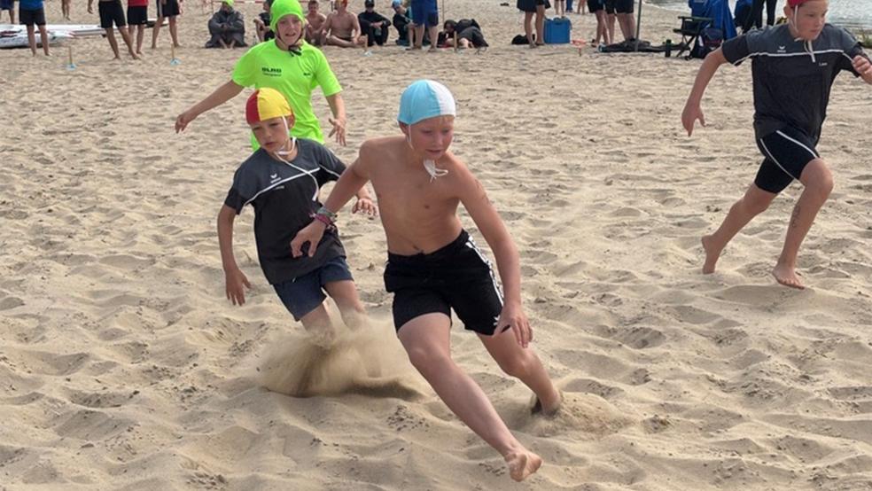 Tjark Heyers (vorne) konnte in der Disziplin »Beachflags« überzeugen.  © Foto: privat