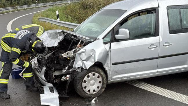 Unfall auf Autobahn-Ausfahrt bei Bunde