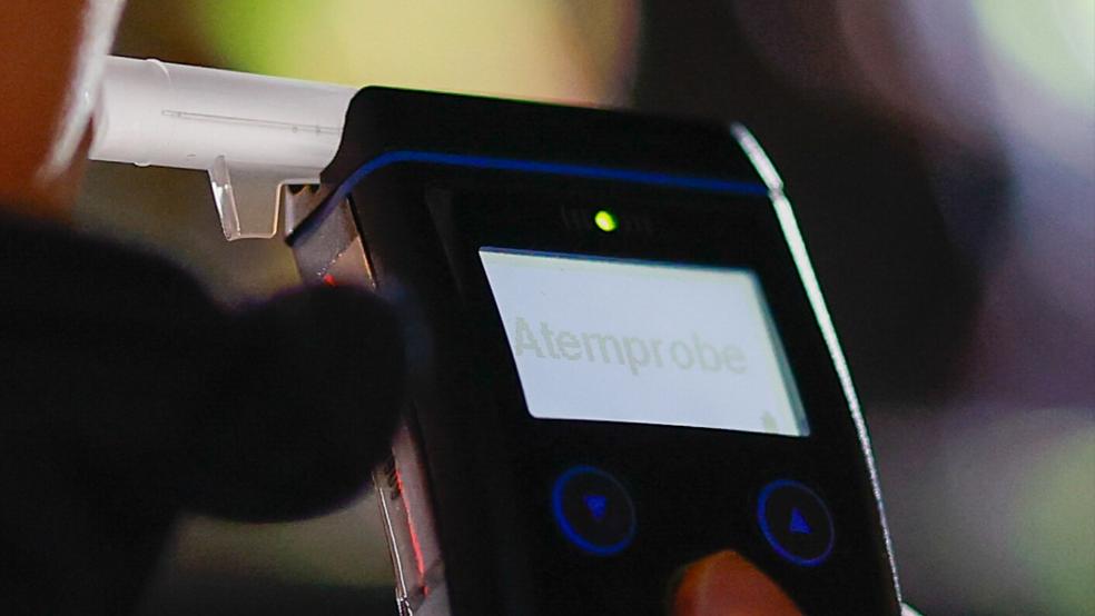 Ein Atemalkoholtest ergab einen Wert von 3,34 Promille. © Symbolfoto: Becker (dpa)