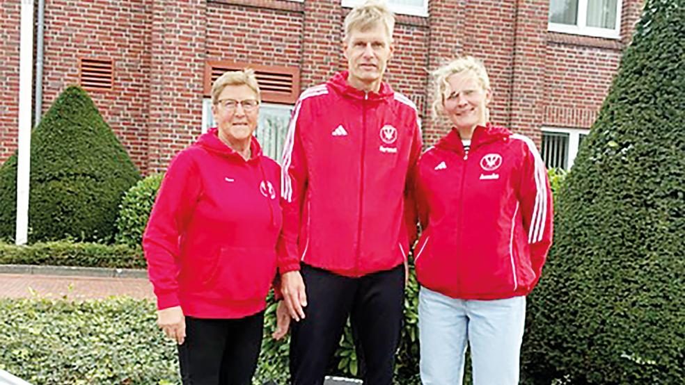 Dora Rabenberg (von links), Hartmut Warsing und Anneke Girod erzielten gute Platzierungen in Remels.  © Foto: privat