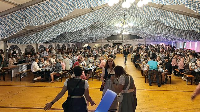 550 Gäste feierten Oktoberfest in Möhlenwarf