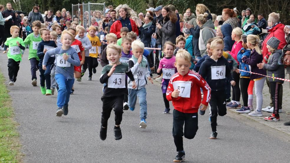 Genau 415 Kinder waren am Freitagmorgen in Wymeer bei den Schülerläufen am Start. © Ammermann
