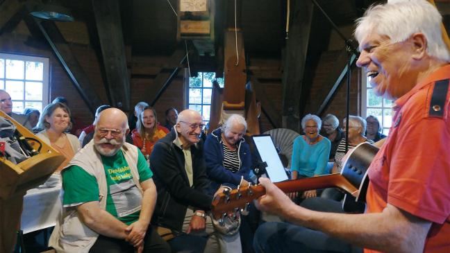 Bühnenjubiläum für ostfriesisches Musiker-Urgestein