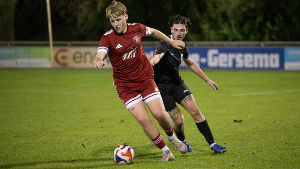 Tilo Meyer (vorne) leistete die Vorarbeit für das 2:0 und verpasste mit einem Pfostentreffer nur knapp das 4:0. © Bruins