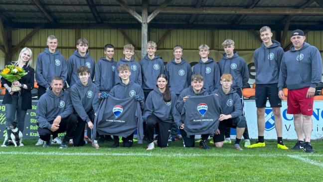 B-Jugend der JSG Möhlenwarf/Wymeer bekommt Pullover