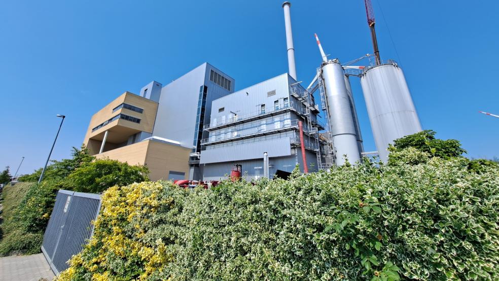 Im Brennstoff-Kraftwerk von »Weener Energie« löste am Dienstagmorgen die Brandmeldeanlage aus. © Archivfoto: Szyska