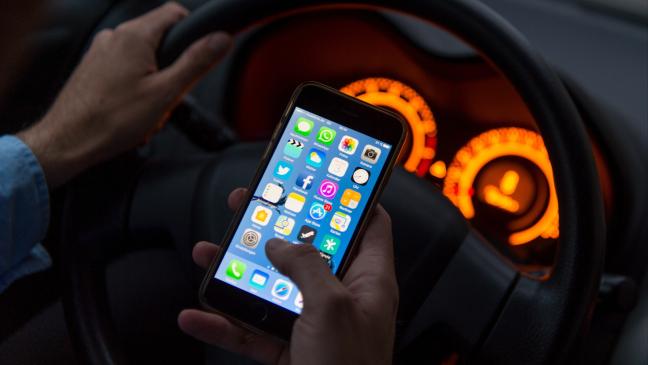 Drei Autofahrer mit Handy am Steuer ertappt