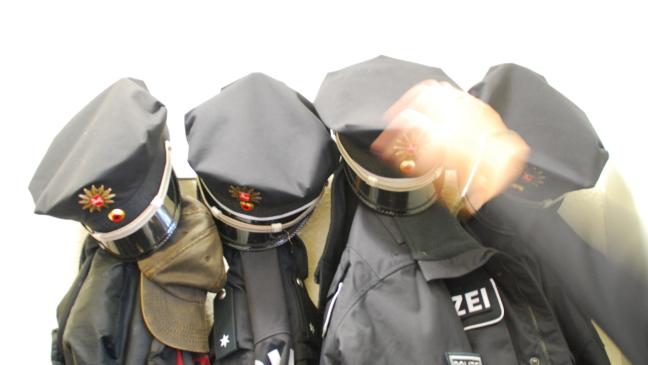 Mann verfolgt Radfahrerin und schießt auf sie