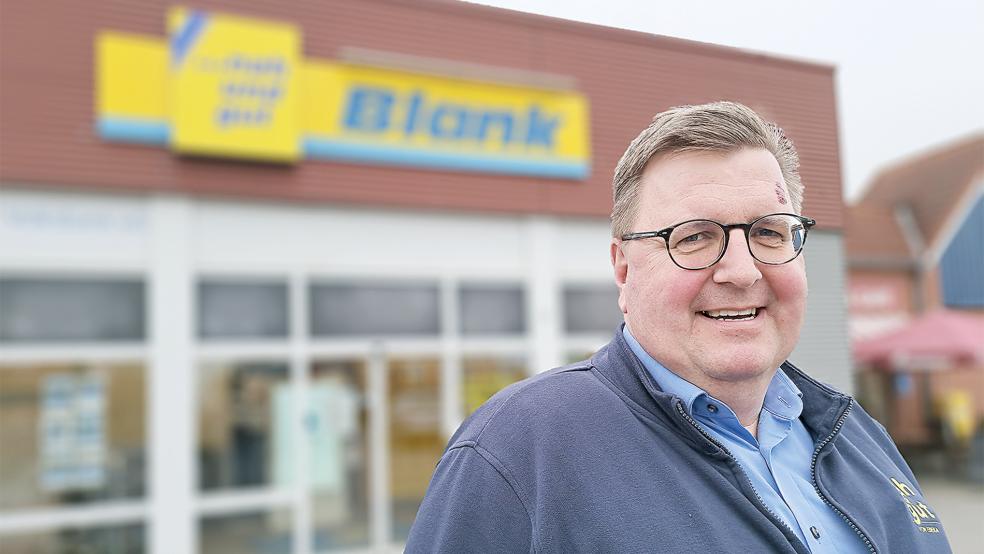 Marktbetreiber Gunnar Blank freut sich über die Genehmigung zur geplanten Erweiterung und Modernisierung in Jemgum.  © Foto: Szyska
