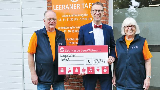 1877 Euro für die Leeraner Tafel